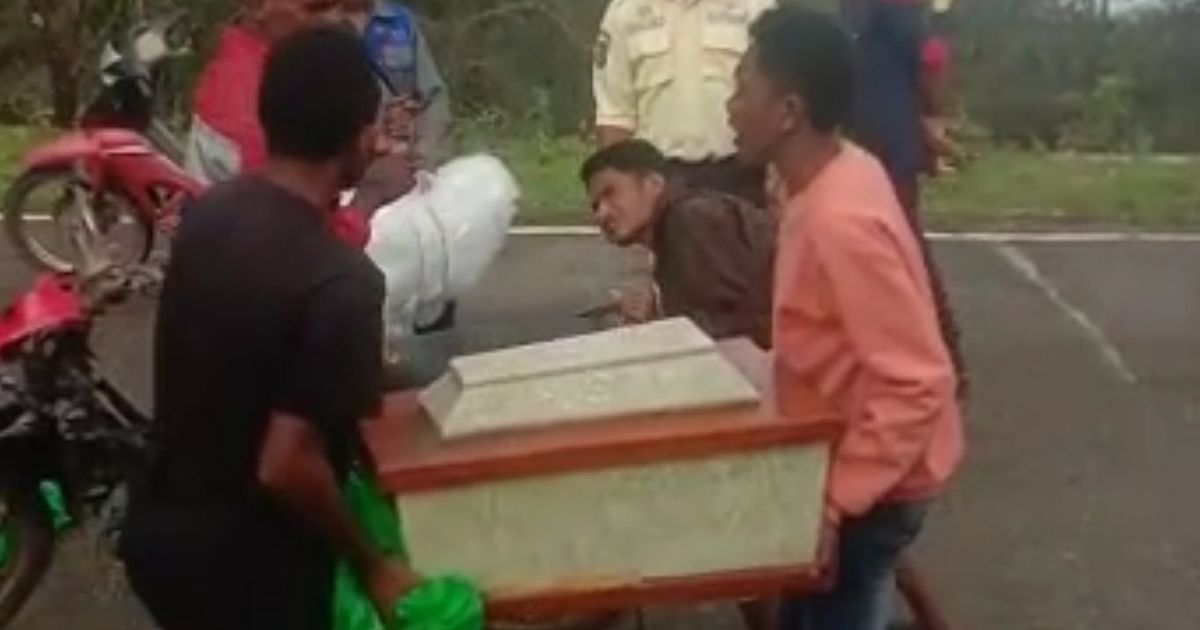 Miris, Jasad Bayi di Kupang Diangkut Pakai Motor Karena Orang Tua Tak Punya Uang Sewa Ambulans
