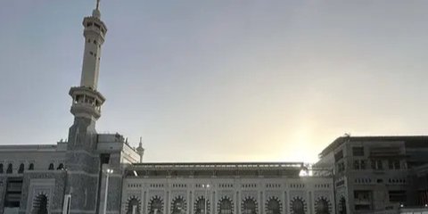 Kisah Penerimaan Tobat Nabi Adam AS di Hari Asyura Setelah 300 Tahun Lamanya